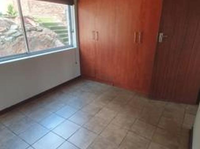 2 Bedroom Apartment in Kensington