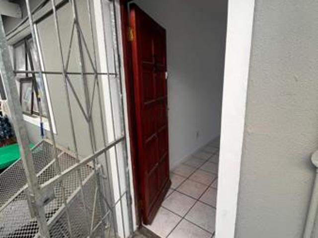 2 Bedroom Apartment in Kensington