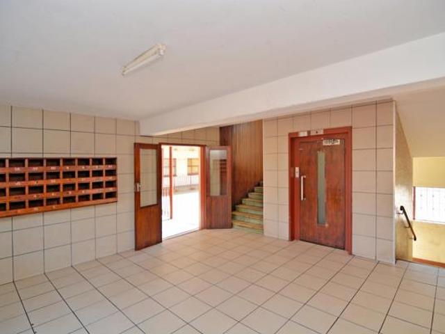 2 Bedroom Apartment in Kensington B