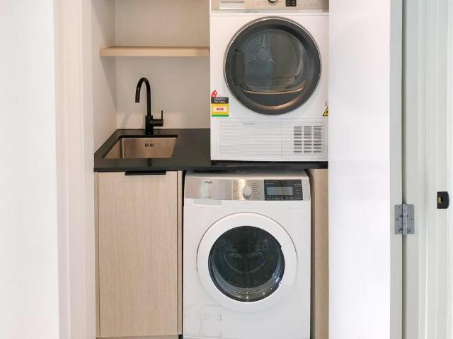 2 bedroom apartment in Kingsland