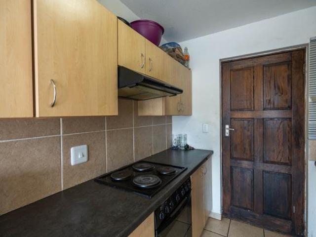 2 Bedroom Apartment in Kingswood