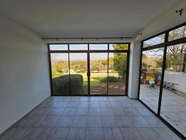 2 Bedroom Apartment in Kosmos