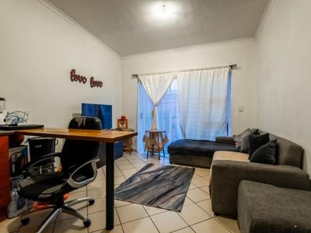 2 Bedroom Apartment in Kraaifontein East