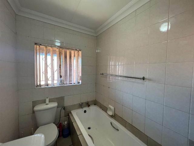 2 Bedroom Apartment in Krugersdorp North
