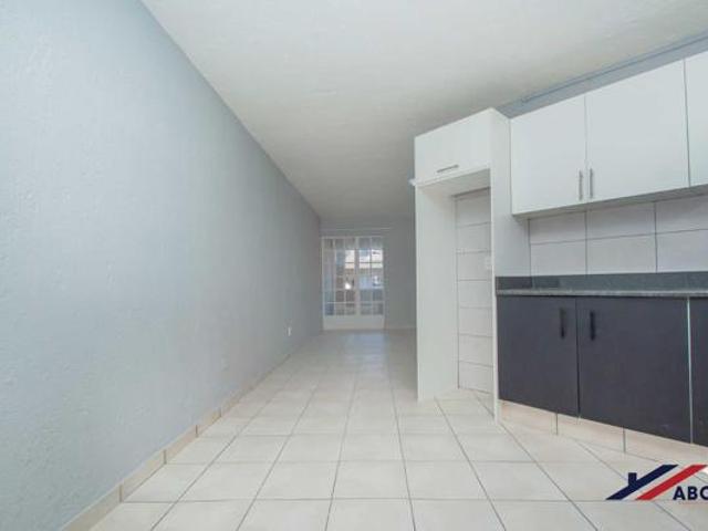 2 Bedroom Apartment in Krugersdorp West