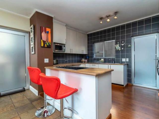 2 Bedroom Apartment in Lyme Park