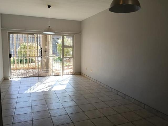 2 Bedroom Apartment in Langenhoven Park