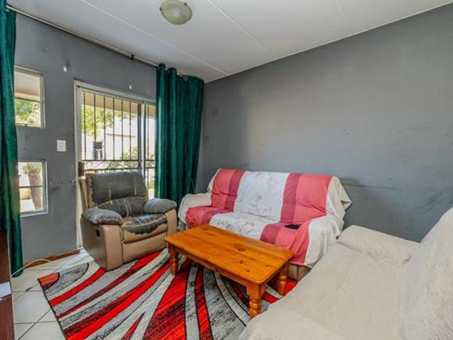 2 Bedroom Apartment in Laser Park
