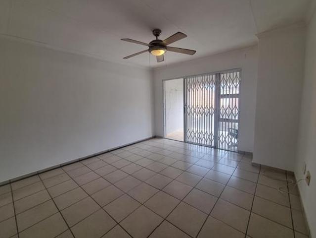 2 Bedroom Apartment in Lawrence Rocks