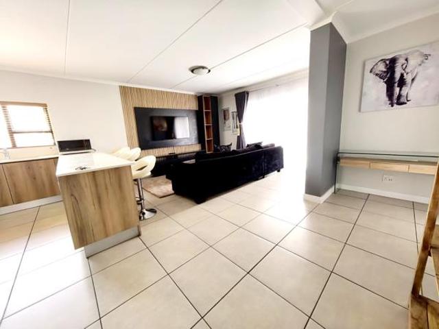 2 Bedroom Apartment in Linbro Park