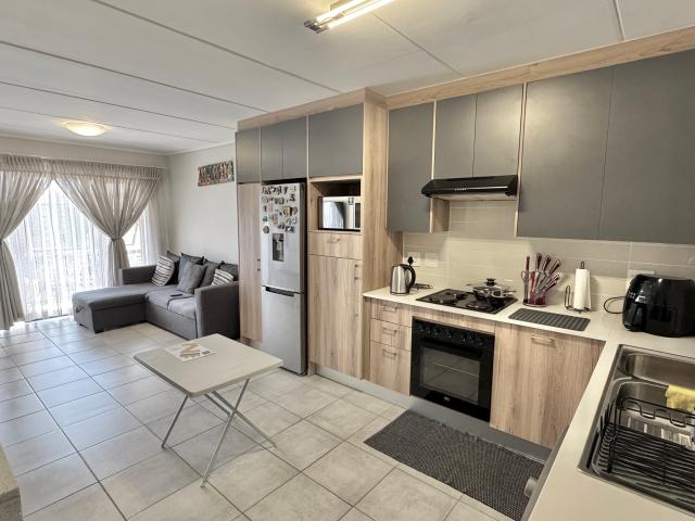 2 Bedroom Apartment in Linbro Park