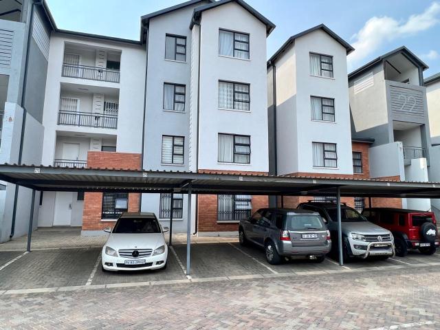 2 Bedroom Apartment in Lombardy Estate