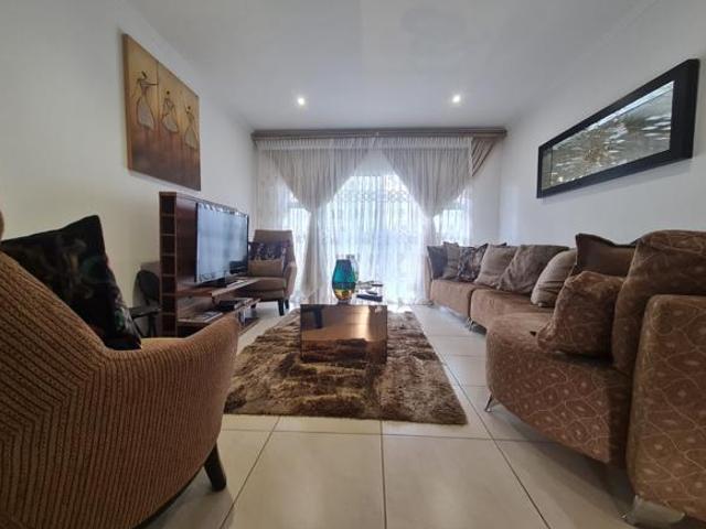 2 Bedroom Apartment in Lonehill
