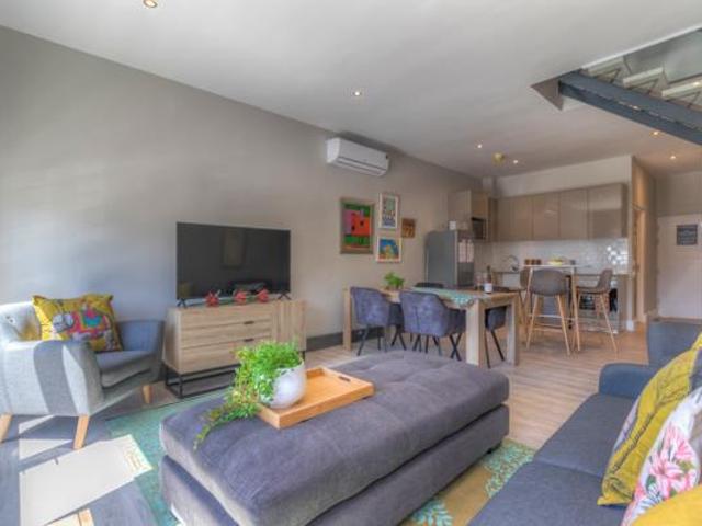 2 Bedroom Apartment in Paardevlei