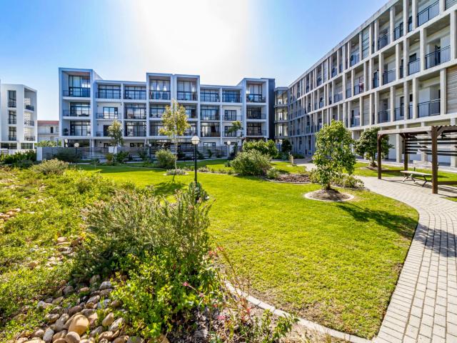 2 Bedroom Apartment in Paardevlei