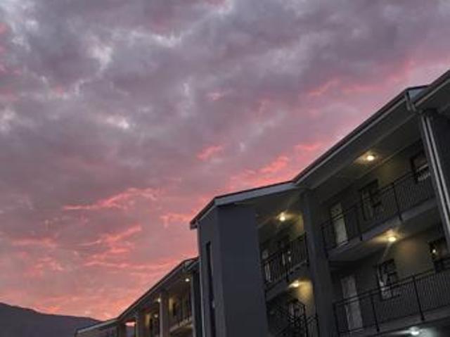 2 Bedroom Apartment in Paarl Central