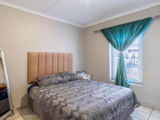 2 Bedroom Apartment in Paarl Central East