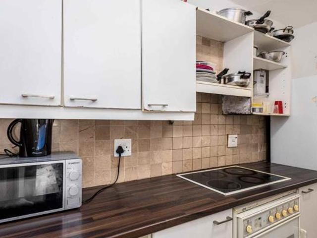 2 Bedroom Apartment in Parow Central
