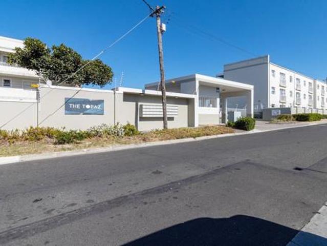 2 Bedroom Apartment in Parow Central