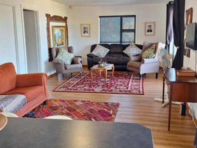 2 Bedroom Apartment in Paradise