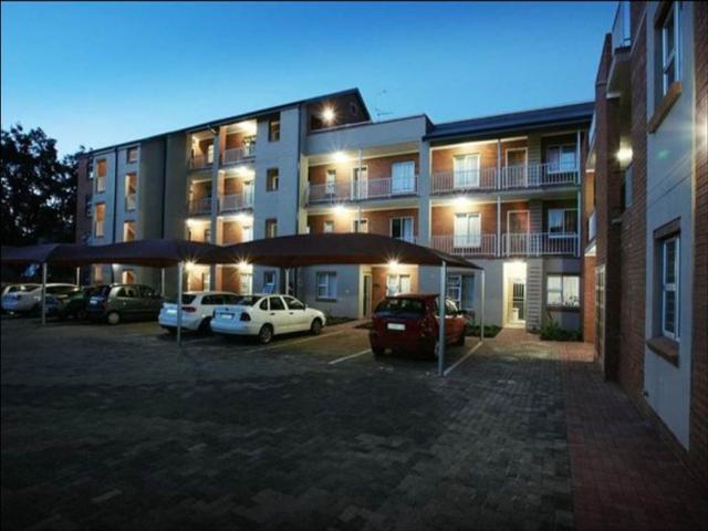 2 Bedroom Apartment in Parktown Estate