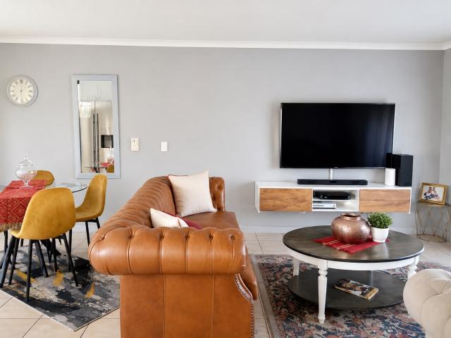 2 Bedroom Apartment in Parklands