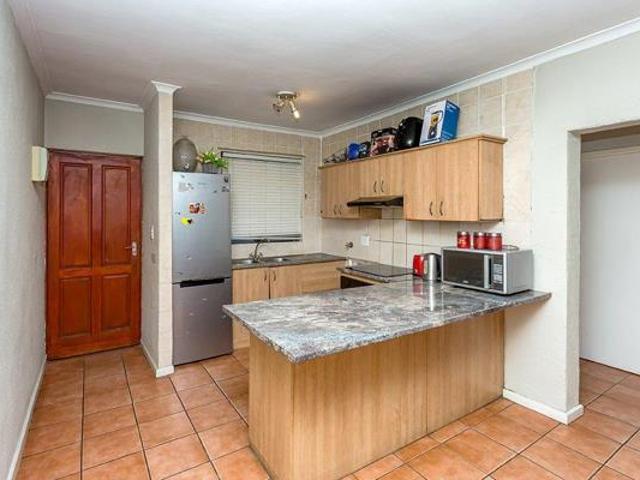 2 Bedroom Apartment in Parklands