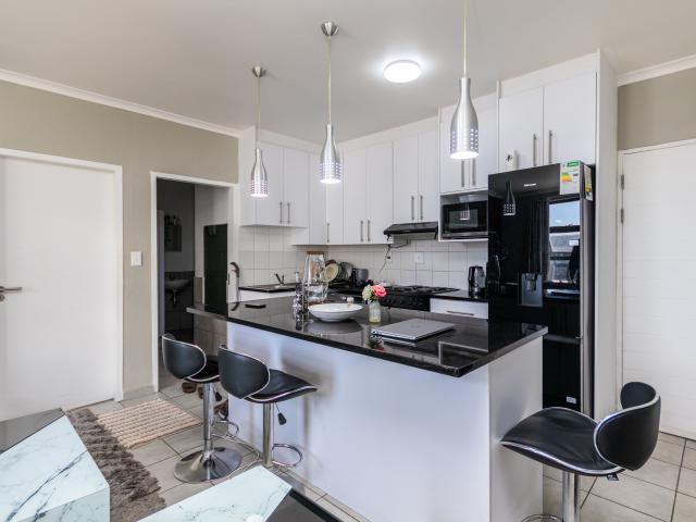 2 Bedroom Apartment in Parklands