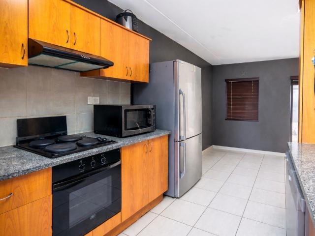 2 Bedroom Apartment in Parklands