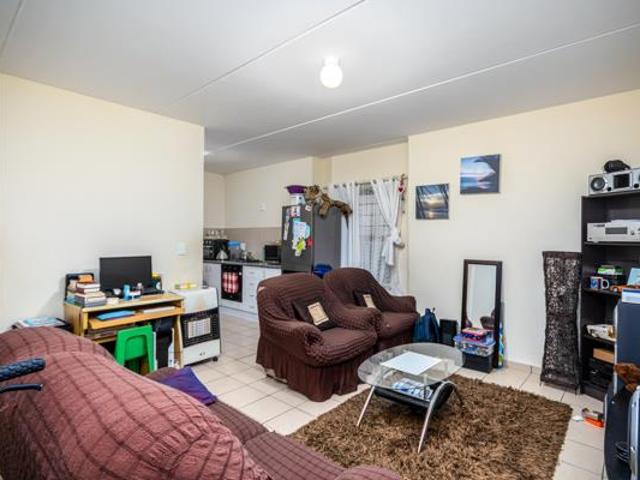 2 Bedroom Apartment in Parklands
