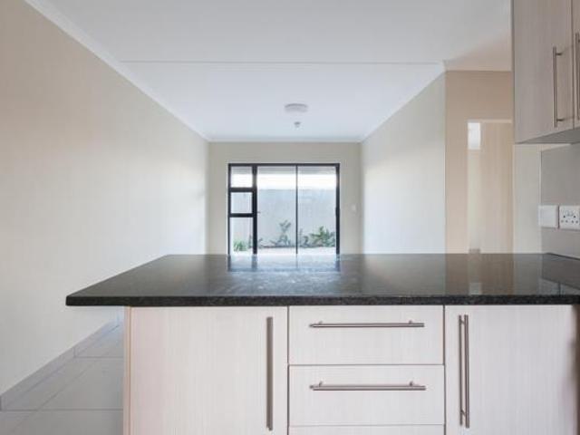 2 Bedroom Apartment in Parklands