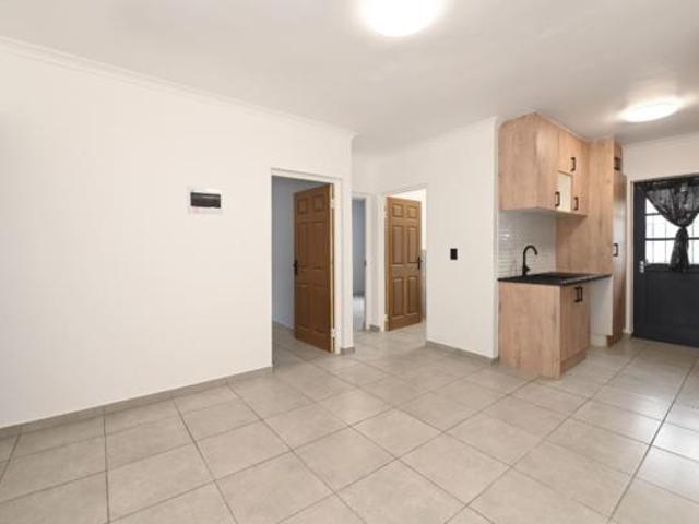 2 Bedroom Apartment in Parklands