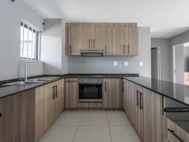 2 Bedroom Apartment in Parklands