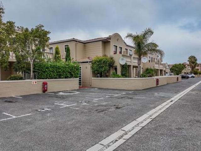 2 Bedroom Apartment in Parklands