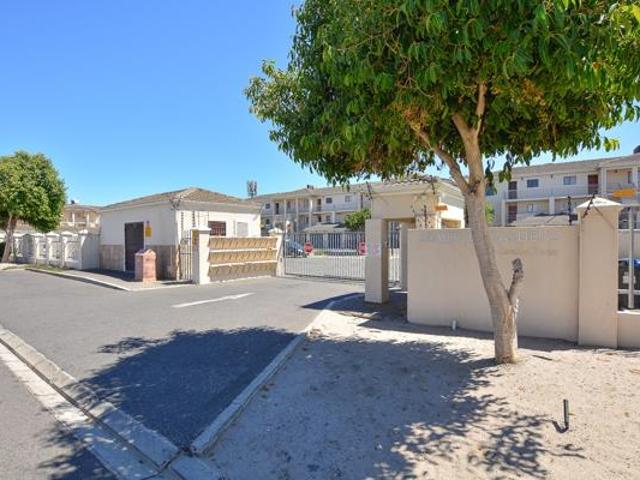 2 Bedroom Apartment in Parklands
