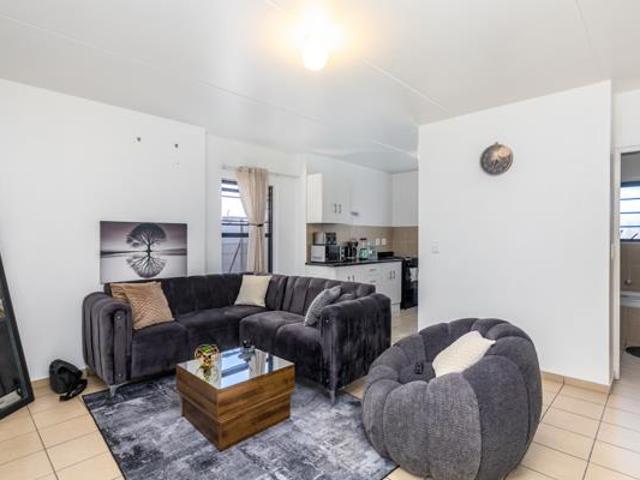 2 Bedroom Apartment in Parklands