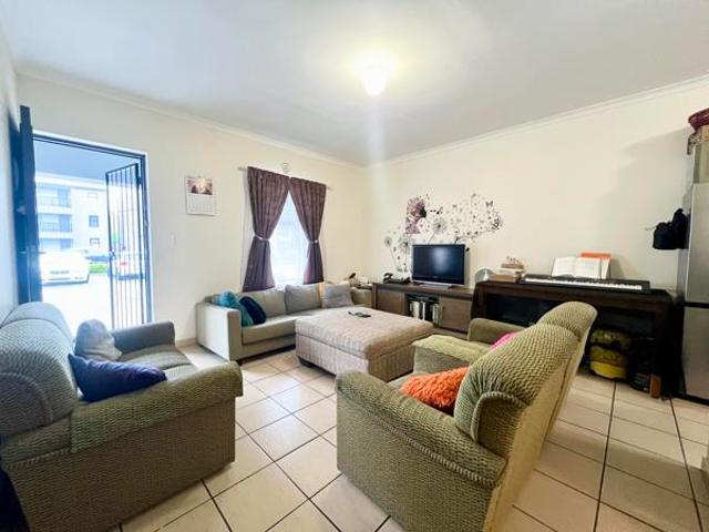 2 Bedroom Apartment in Parklands
