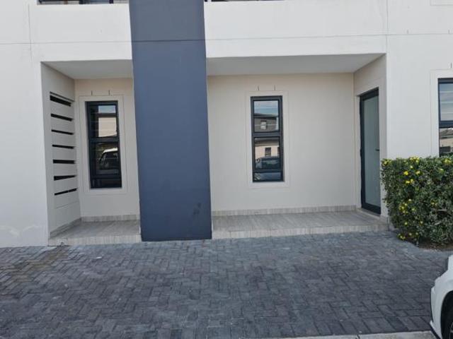 2 Bedroom Apartment in Parklands North