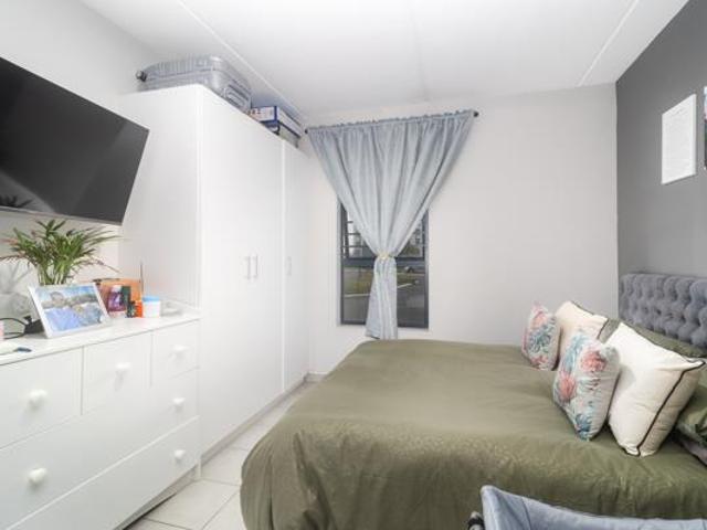 2 Bedroom Apartment in Parklands North