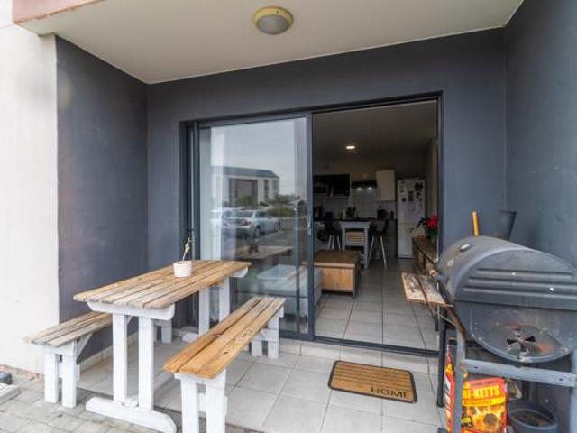 2 Bedroom Apartment in Parklands North