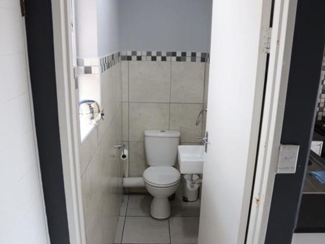 2 Bedroom Apartment in Pelikan Park