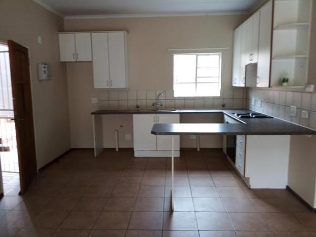 2 Bedroom Apartment in Pierre van Ryneveld