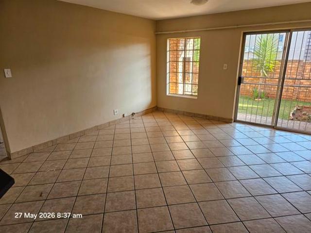 2 Bedroom Apartment in Pierre van Ryneveld