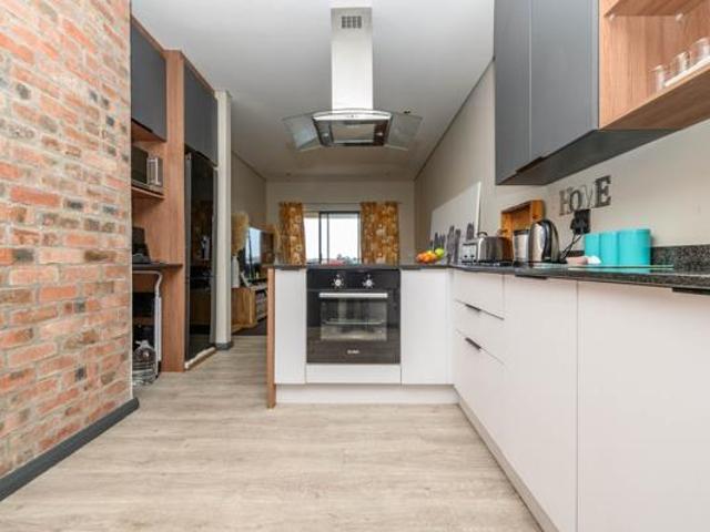 2 Bedroom Apartment in Pinelands