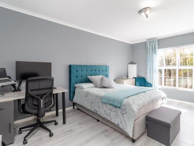 2 Bedroom Apartment in Pinelands