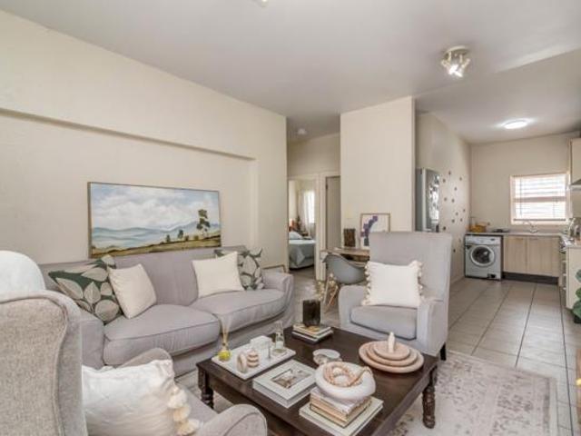 2 Bedroom Apartment in Pineslopes