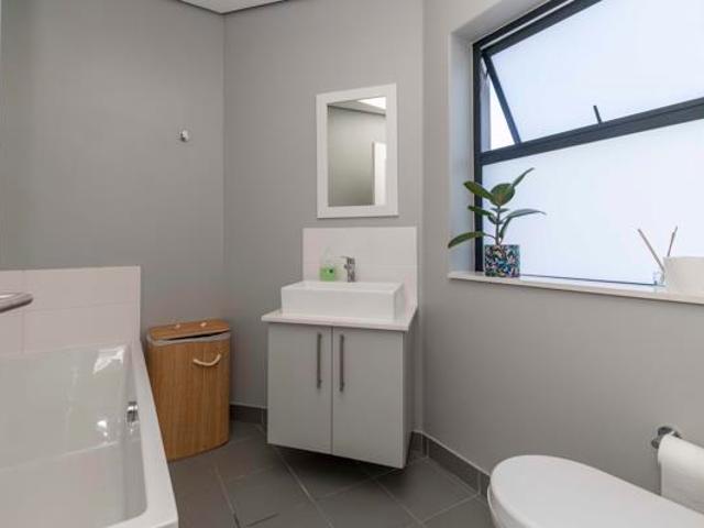 2 Bedroom Apartment in Plumstead