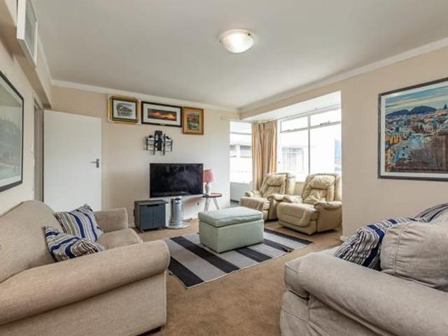 2 Bedroom Apartment in Plumstead