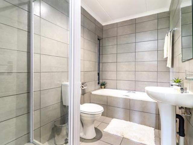 2 Bedroom Apartment in Pomona