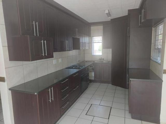 2 Bedroom Apartment in Pomona